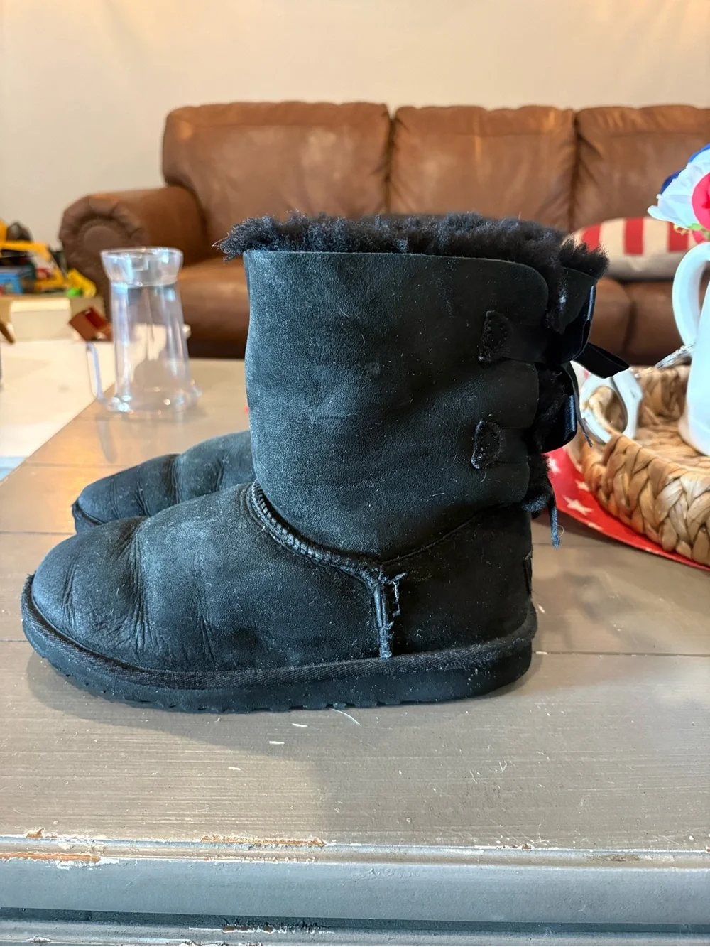 UGG Bailey Bow ll Black Short Shearling Boots - Women's /girls Size 5